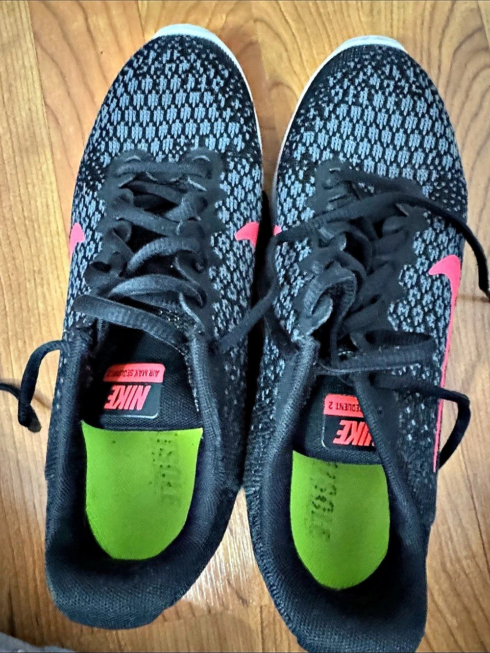 Nike Air Max Sequent 2 Black & Pink Athletic Shoes